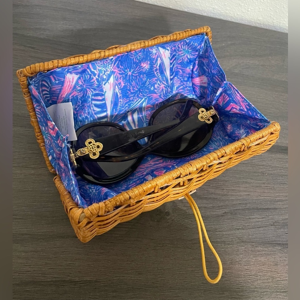Lilly Pulitzer Wicker Sunglass Phone Clutch Case Boca Blue It's a Saila… - Picture 3 of 9